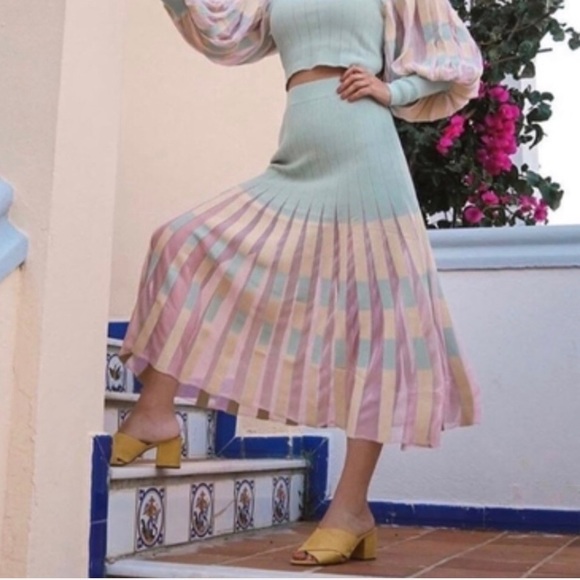 Zara pleated knit skirt Clearance